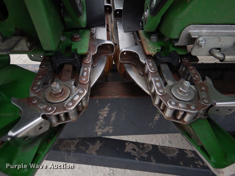 image for item DN5396 2019 John Deere 712C  corn head