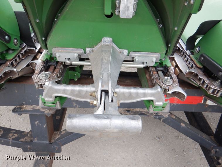 image for item DN5396 2019 John Deere 712C  corn head
