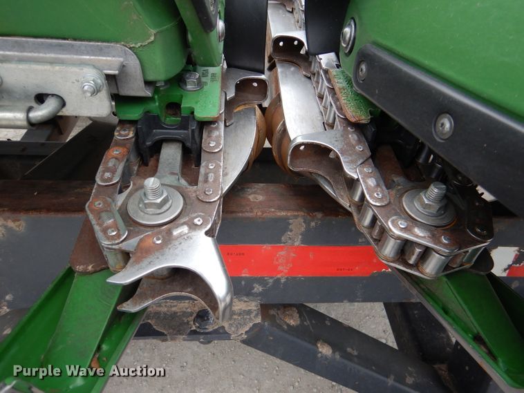 image for item DN5396 2019 John Deere 712C  corn head
