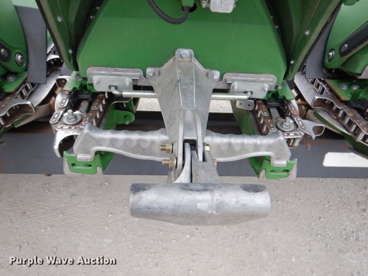 image for item DN5396 2019 John Deere 712C  corn head