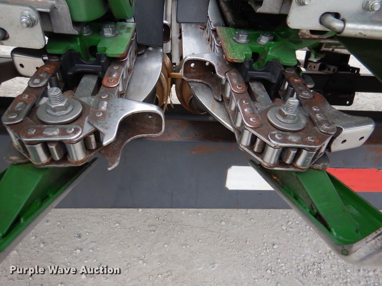 image for item DN5396 2019 John Deere 712C  corn head