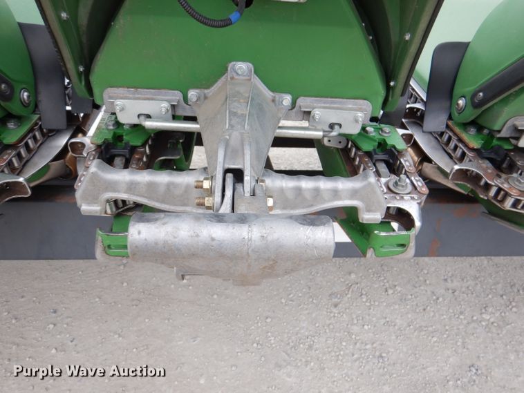 image for item DN5396 2019 John Deere 712C  corn head