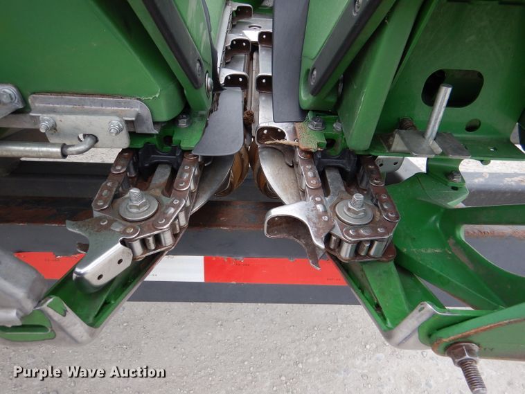 image for item DN5396 2019 John Deere 712C  corn head