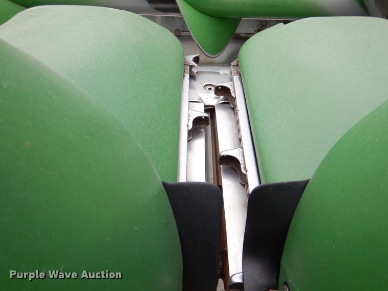 image for item DN5396 2019 John Deere 712C  corn head