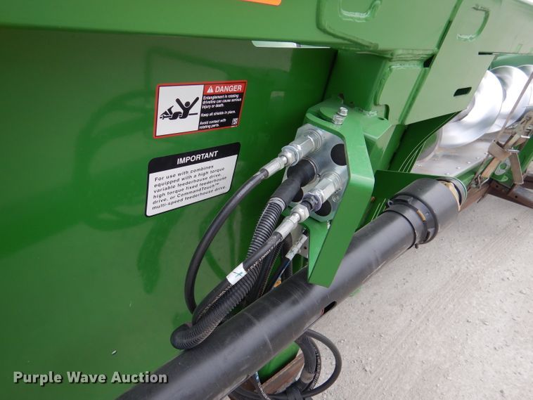 image for item DN5396 2019 John Deere 712C  corn head