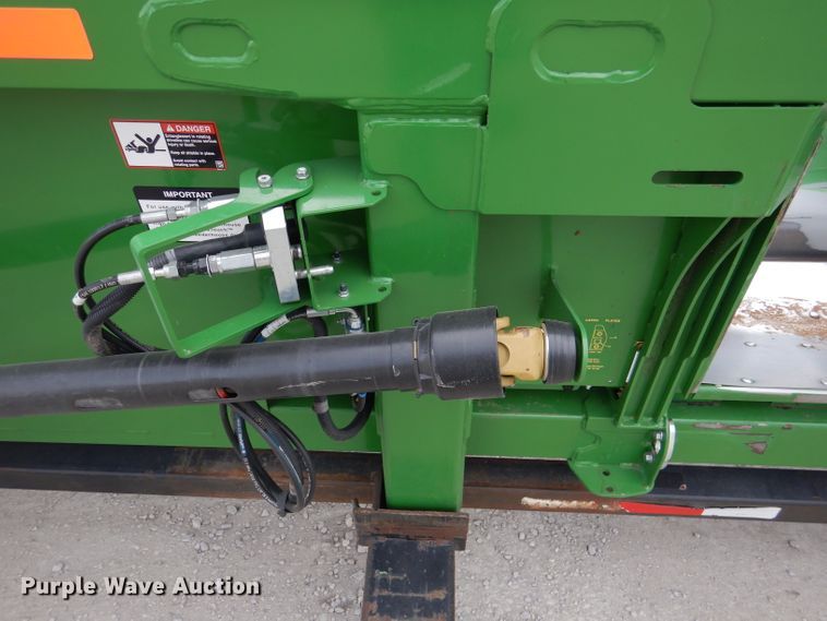 image for item DN5396 2019 John Deere 712C  corn head