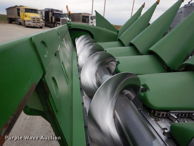 image for item DN5396 2019 John Deere 712C  corn head