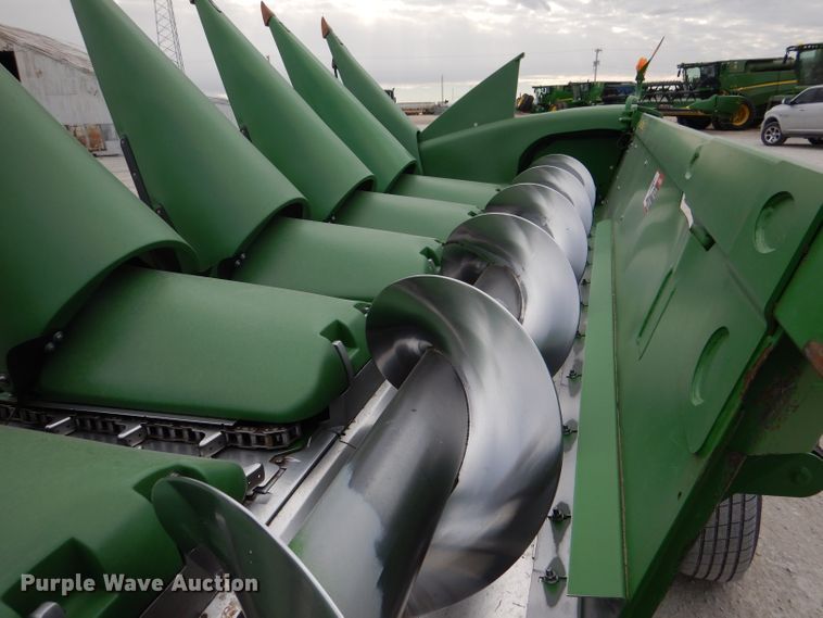 image for item DN5396 2019 John Deere 712C  corn head