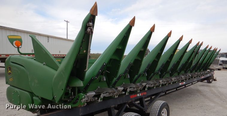 image for item DN5396 2019 John Deere 712C  corn head