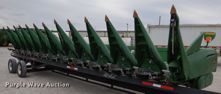 image for item DN5396 2019 John Deere 712C  corn head