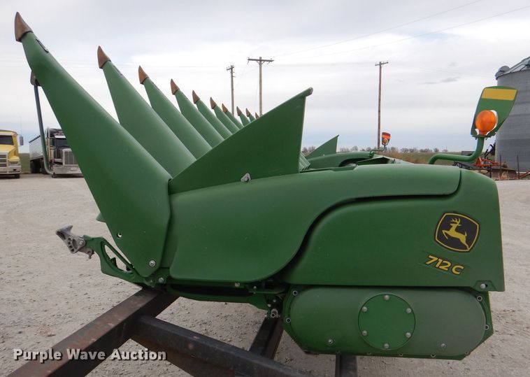 image for item DN5397 2020 John Deere 712C  corn head
