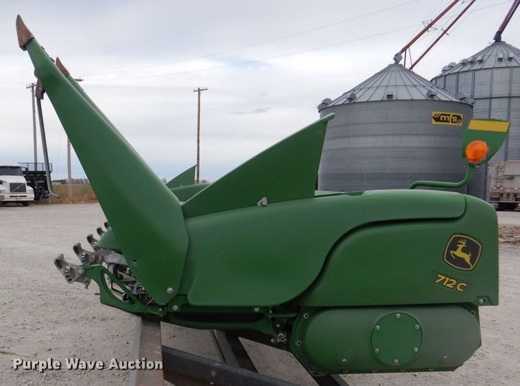 image for item DN5397 2020 John Deere 712C  corn head