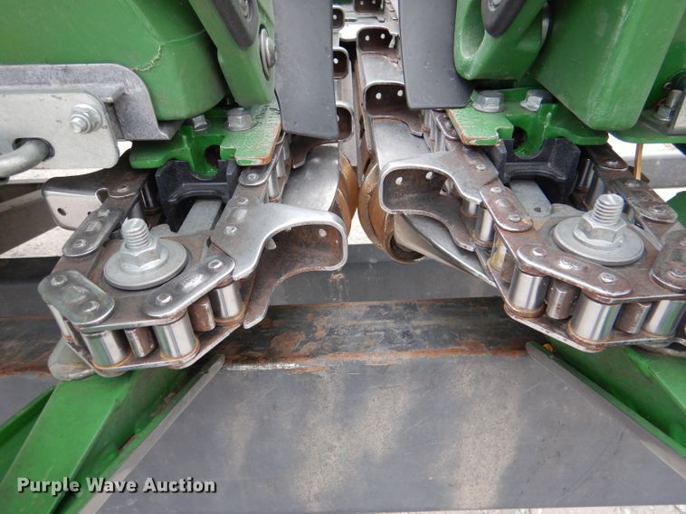 image for item DN5397 2020 John Deere 712C  corn head