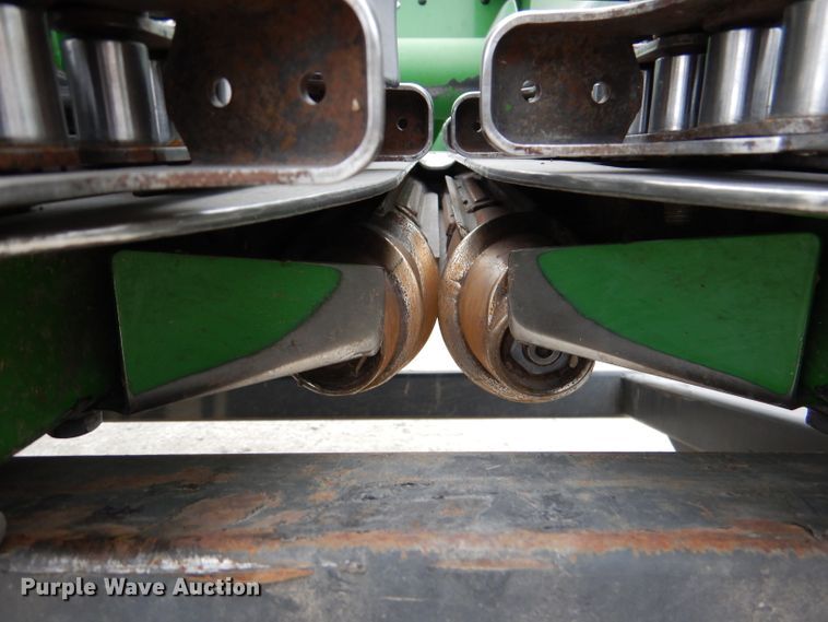 image for item DN5397 2020 John Deere 712C  corn head