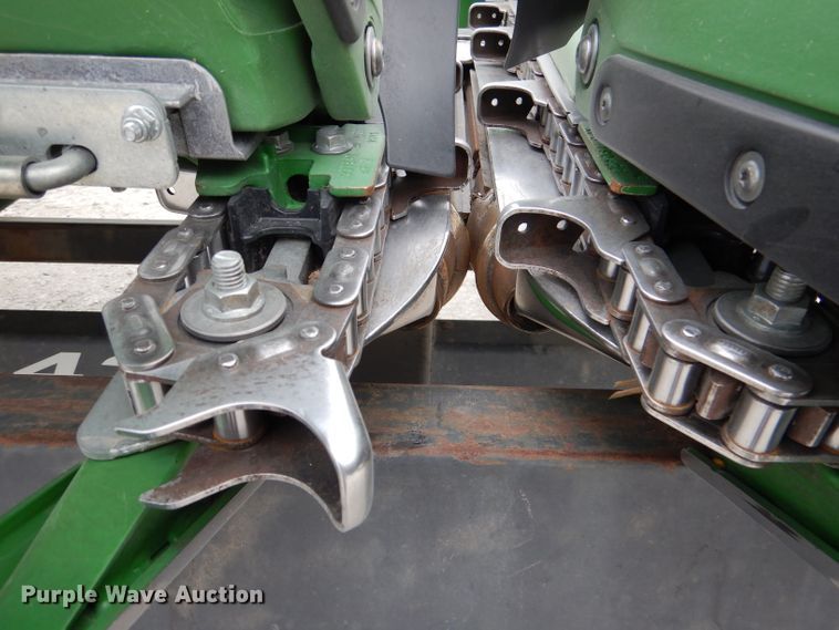 image for item DN5397 2020 John Deere 712C  corn head