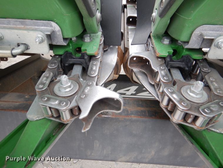 image for item DN5397 2020 John Deere 712C  corn head