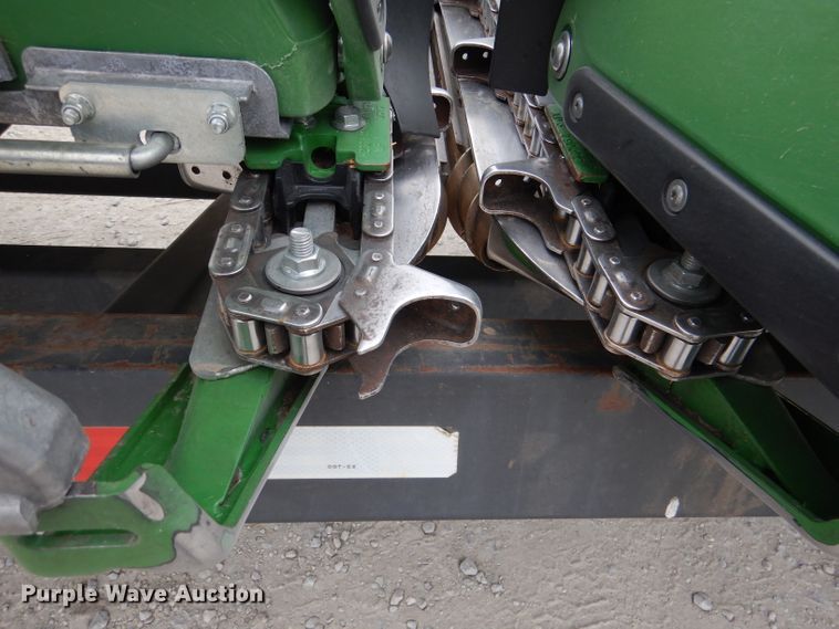 image for item DN5397 2020 John Deere 712C  corn head
