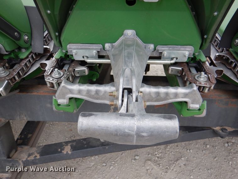 image for item DN5397 2020 John Deere 712C  corn head