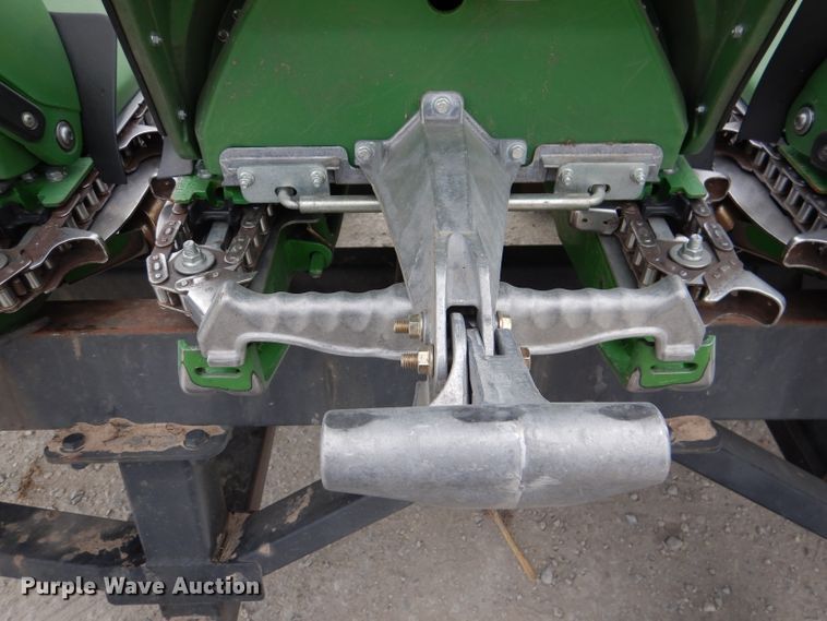 image for item DN5397 2020 John Deere 712C  corn head