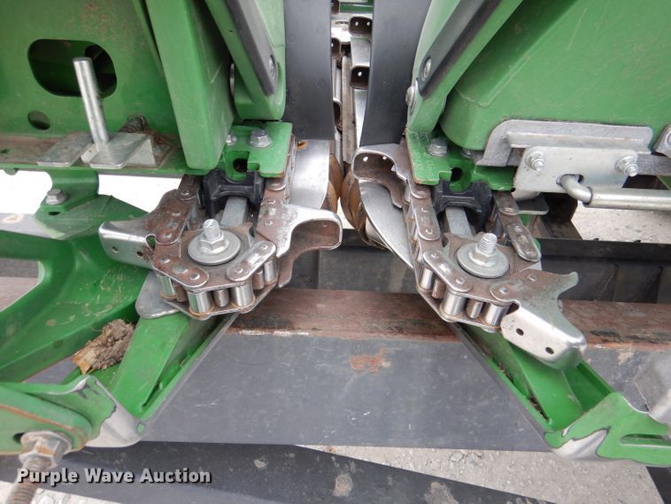 image for item DN5397 2020 John Deere 712C  corn head