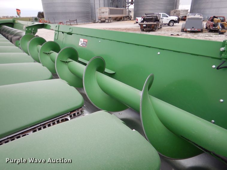 image for item DN5397 2020 John Deere 712C  corn head