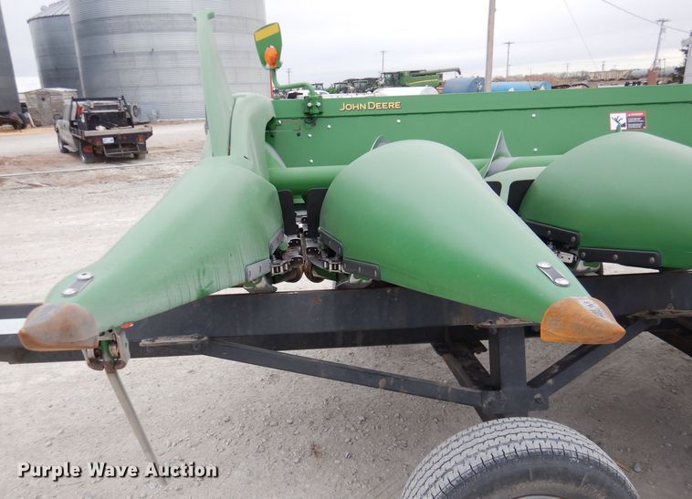 image for item DN5397 2020 John Deere 712C  corn head
