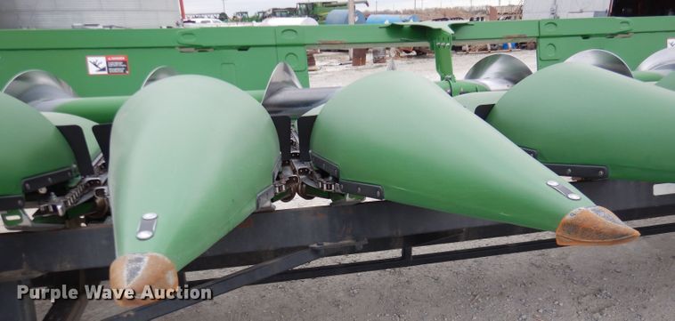 image for item DN5397 2020 John Deere 712C  corn head