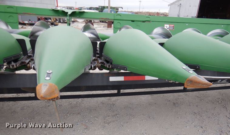 image for item DN5397 2020 John Deere 712C  corn head