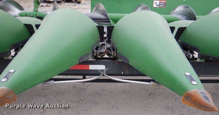 image for item DN5397 2020 John Deere 712C  corn head