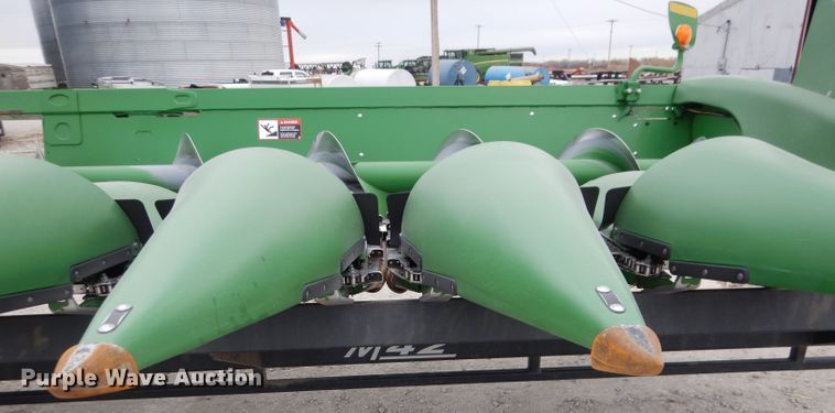 image for item DN5397 2020 John Deere 712C  corn head