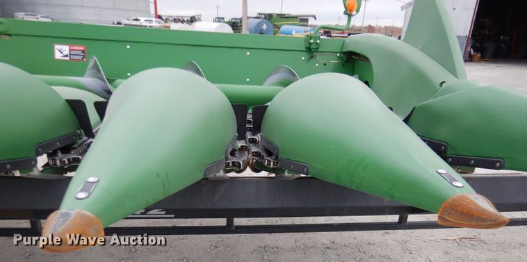 image for item DN5397 2020 John Deere 712C  corn head