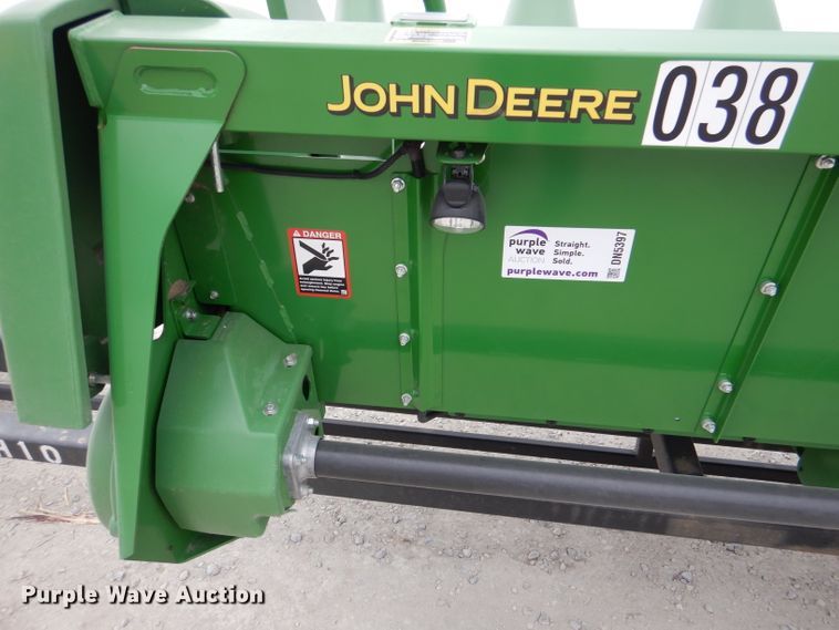 image for item DN5397 2020 John Deere 712C  corn head