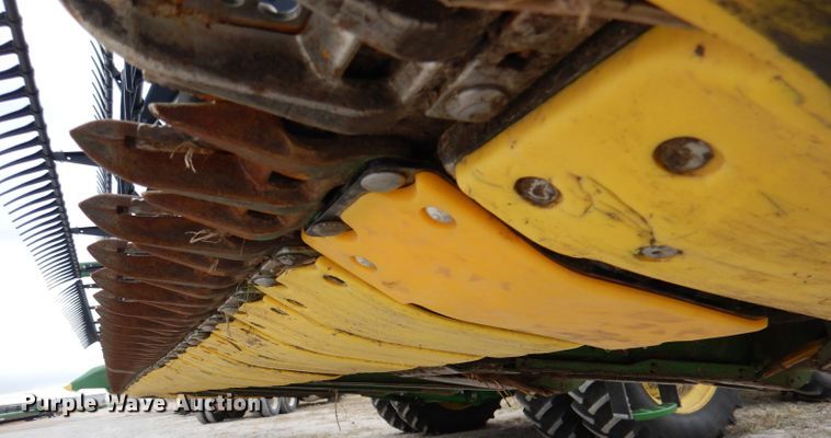 image for item DN5402 2020 John Deere 740FD HydraFlex  flex draper head