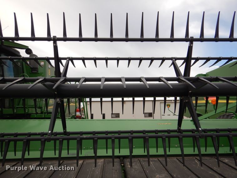 image for item DN5402 2020 John Deere 740FD HydraFlex  flex draper head