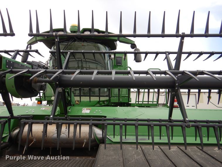 image for item DN5402 2020 John Deere 740FD HydraFlex  flex draper head