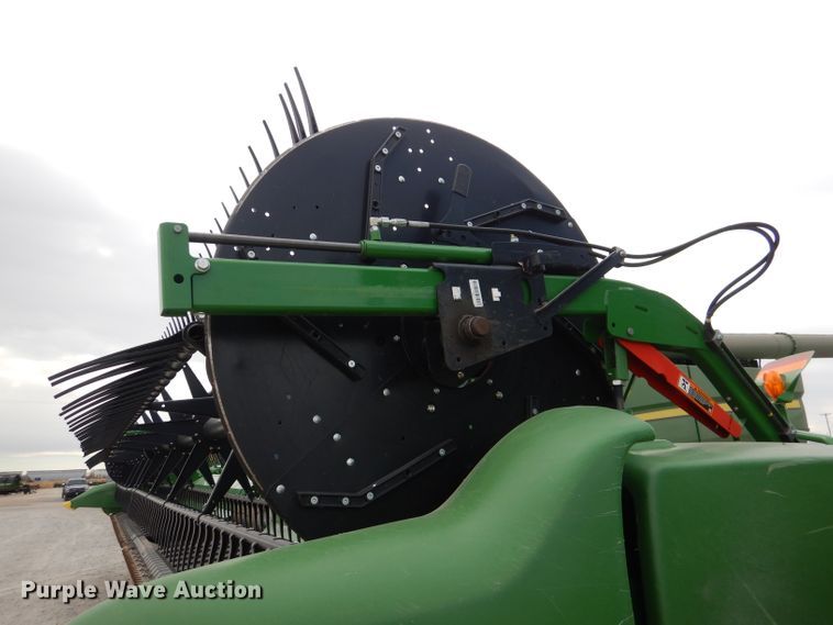 image for item DN5402 2020 John Deere 740FD HydraFlex  flex draper head