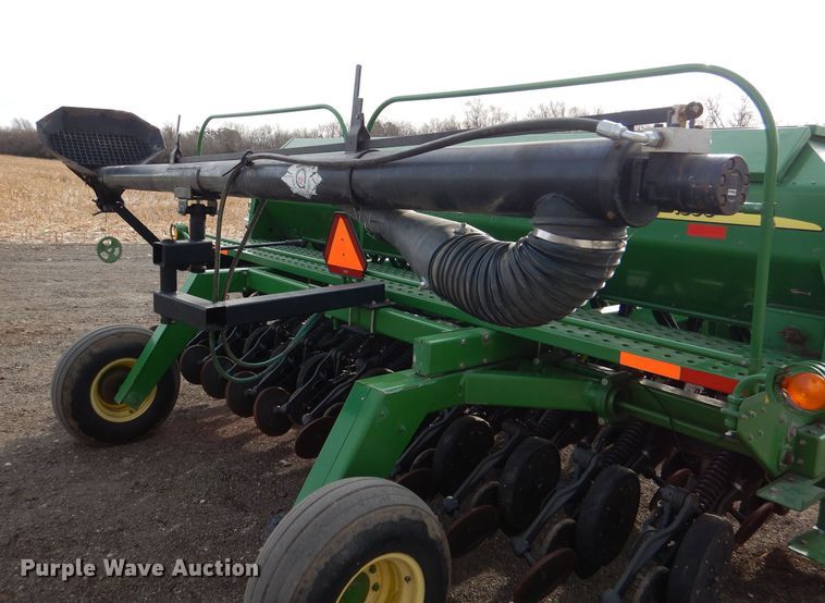 image for item DN5427 John Deere 1590  grain drill