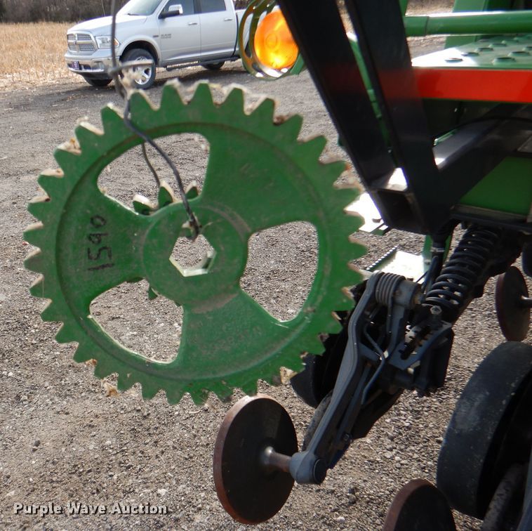 image for item DN5427 John Deere 1590  grain drill