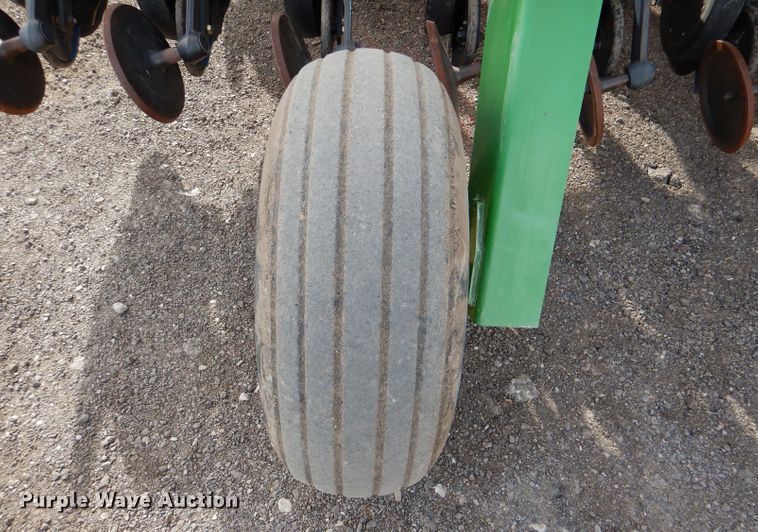 image for item DN5427 John Deere 1590  grain drill