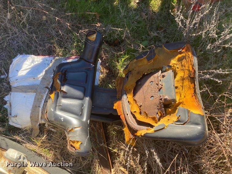 image for item DN6575 1996 Massey Ferguson 390T  tractor