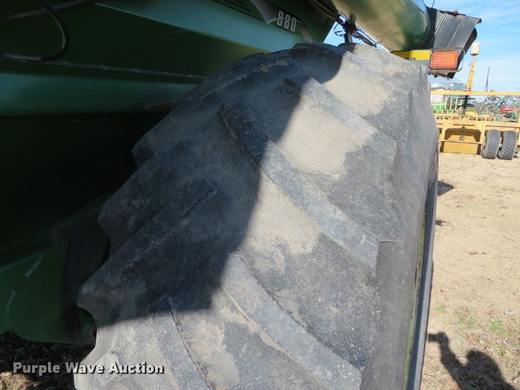 image for item DN7843 Brent 880  grain cart