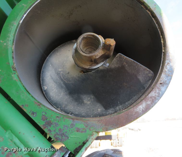 image for item DN7843 Brent 880  grain cart