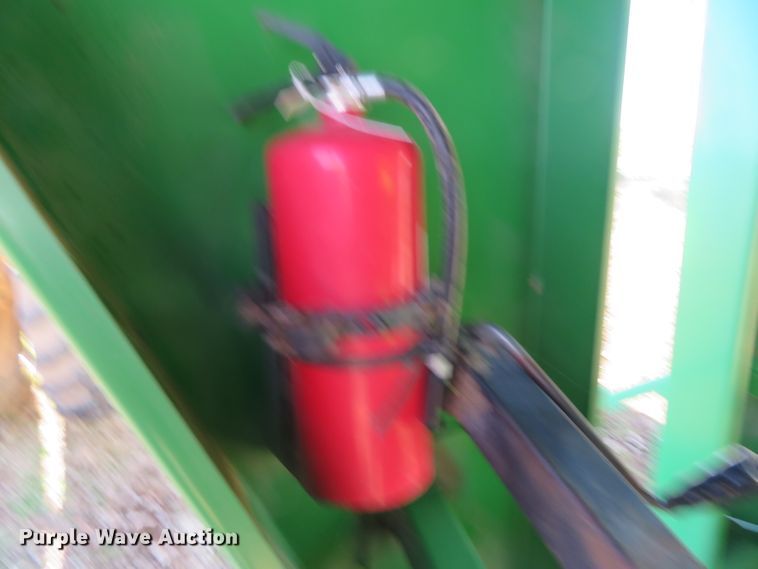 image for item DN7843 Brent 880  grain cart