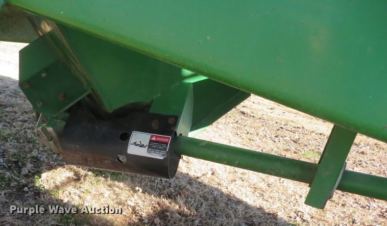 image for item DN7843 Brent 880  grain cart