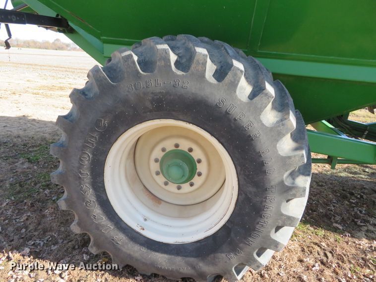 image for item DN7843 Brent 880  grain cart