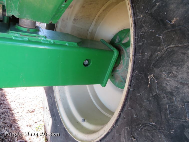 image for item DN7843 Brent 880  grain cart