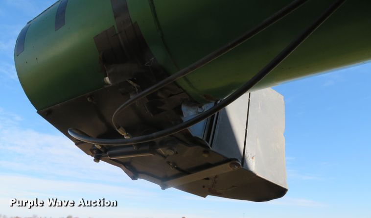 image for item DN7843 Brent 880  grain cart