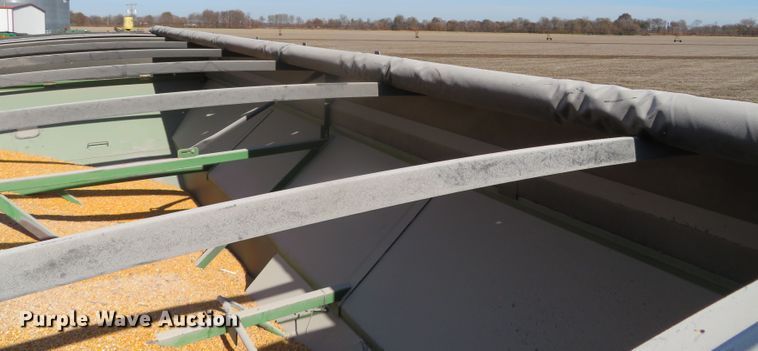 image for item DN7843 Brent 880  grain cart