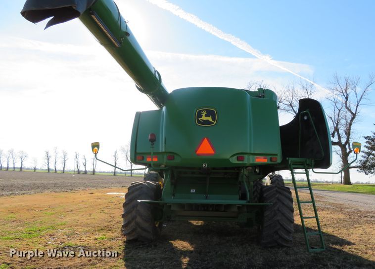 image for item DN7844 2010 John Deere 9770 STS  RWA combine