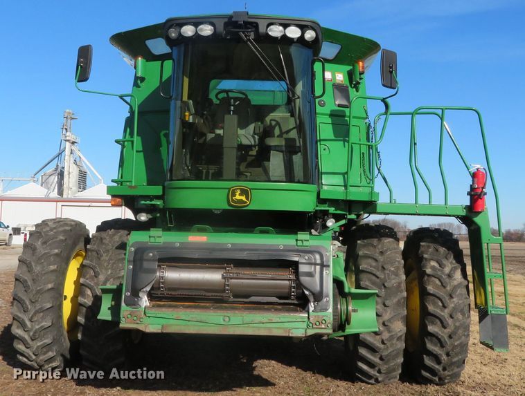image for item DN7845 2010 John Deere 9770 STS  RWA combine